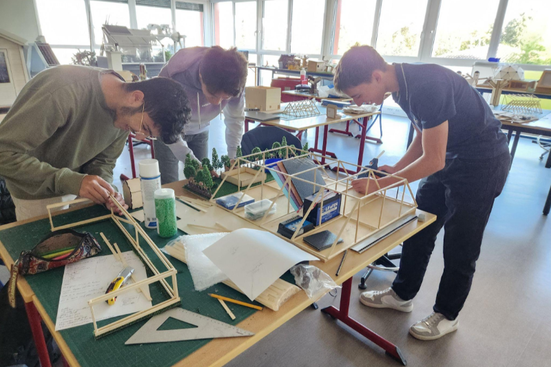 Restitution d’une maquette de maison pédagogique