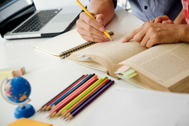 La question de l’éducation dans l’œuvre d’Edgar Morin.