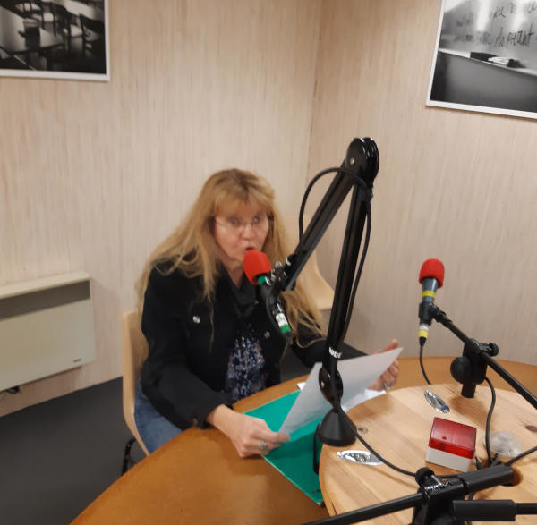 Radiobastides - La Toile Des Multiples Le curieux intrusif